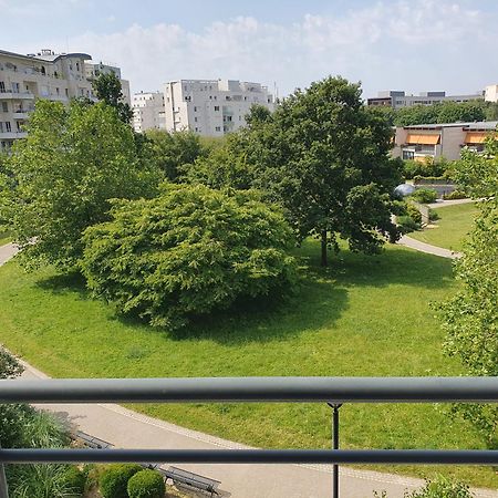 Appartement Residentiel Au Vert Et Au Frais Монтиньи-ле-Бретонё Экстерьер фото