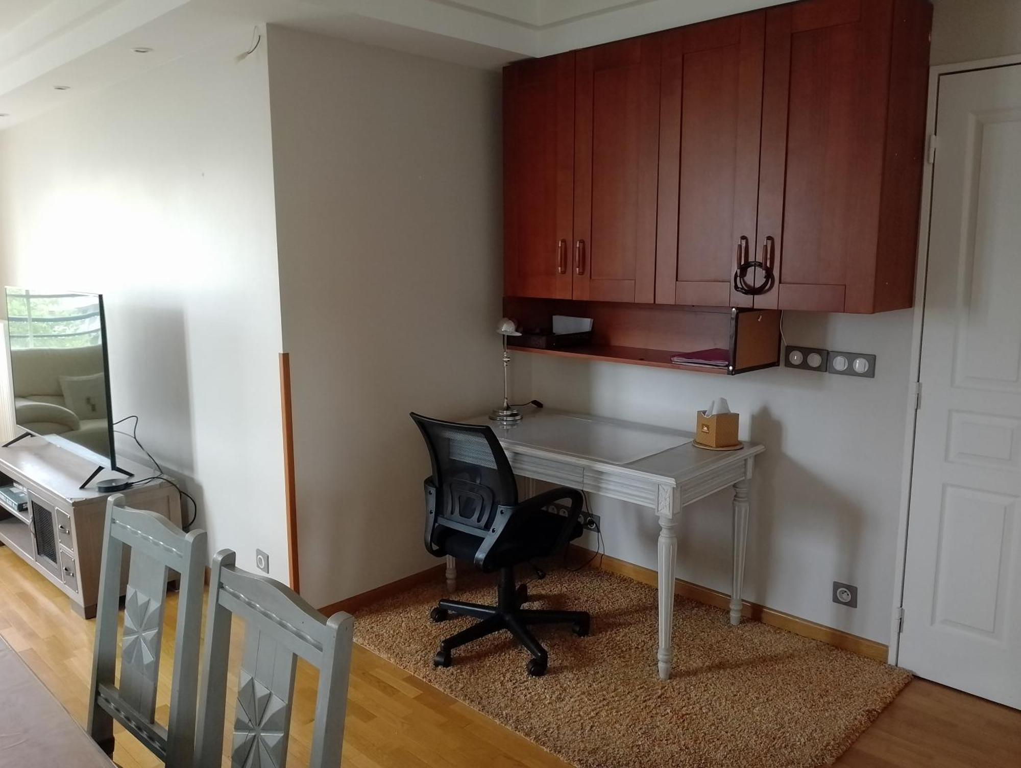 Appartement Residentiel Au Vert Et Au Frais Монтиньи-ле-Бретонё Экстерьер фото